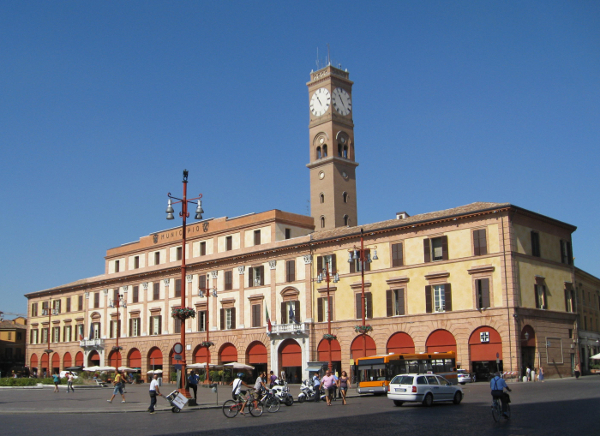 Palazzo_del_comune_di_Forlì2
